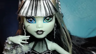 Stitched in Style Frankie Stein 🧵Monster High Adult Collector doll unboxing and review