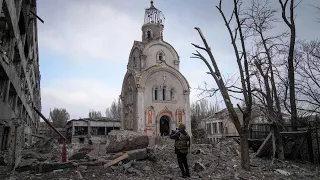 Ukrainians refuse to surrender Mariupol