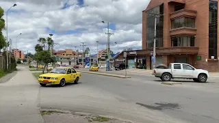 Ecuador, Cuenca. Streets. Av.Ordonez Lasso "Gringoland" (4k 60fps)