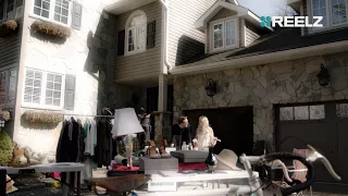 Tori Spelling's Yard Sale | Broke & Famous | REELZ