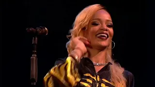 Rihanna - Diamonds (T In The Park 2013)