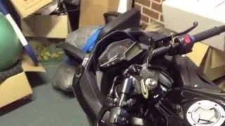 Kawasaki Ninja 300 spray painting windscreen and IM BACK!