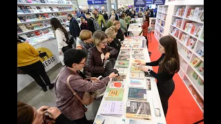 Knygų mugės atidarymą pažymėjo minios žmonių: lankytojai pasidalijo, ko ieško