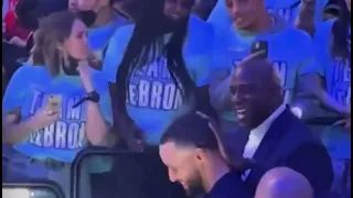 Michael Jordan strokes Stephen Curry 😆