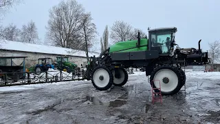 Ремонтуємо самохідний оприскувач Tecnoma laser після агрохолдинга.