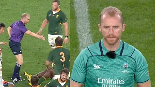 What makes Wayne Barnes such a unique referee in rugby