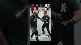Mike Tyson Demonstrates The Combination He Used To Knock Out Tyrell Biggs😳#shorts