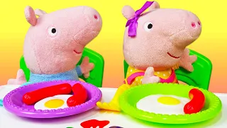 Peppa Pig e George fazem um café da manhã surpresa! História para crianças com brinquedos de pelúcia