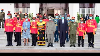 “INVEST YOUR RETIREMENT PACKAGE WISELY”- SAYS H.E GEN.MUSEVENI AS HE RETIRES 11 ARMY GENERALS