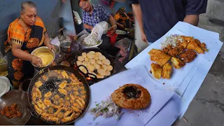 Hardworking Mother & Son Sell Pakoda At Bangalore | 20 Different Items Available | Street Food India