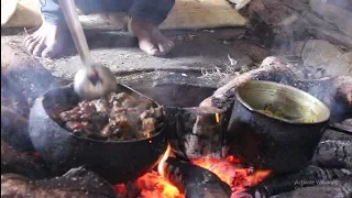 Himalayan lamb meat ll Lifestyle of Shepherd people ll Cooking food and eating