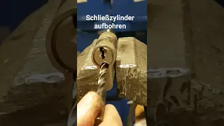 Türöffnung Anleitung Schließzylinder richtig Bohren, Schlosserei Oldorf