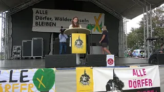 Luisa Neubauer Fridays for Future bei der Alle Dörfer Bleiben Demo am Tagebau Garzweiler 30.8.20