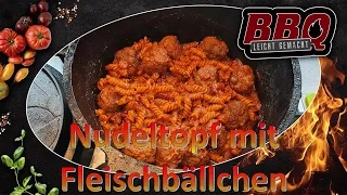 One-Pot- Nudeltopf mit Fleischbällchen aus dem 9er Dutch Oven