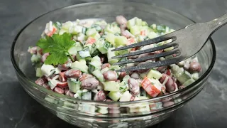 Салат "Хозяюшкина выручалочка" Такой вкусный салат, а готовиться из минимум ингредиентов за 5 минут