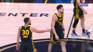 Steph Curry try to console Klay Thompson and he ignores Steph. Klay Struggling this season.