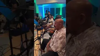 ensayo de la dimension latina con Oscar de Leon para la presentacion del poliedro de caracas