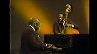 Ella Fitzgerald and Count Basie - Honeysuckle Rose - 1979