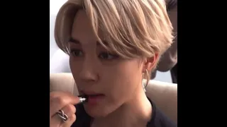 A cliff of jimin applying lip balm on his lips is obsessing 😳😳😳😳😳😳😳😳😳😚😚😚☺☺☺💜💜🤭🤭🤭