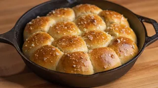 EASY SOURDOUGH DINNER ROLLS RECIPE