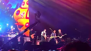 Paul McCartney  w/ Bruce Springsteen performing "THE END" - Dueling guitars- Got Back Tour Finale.