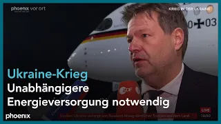 Robert Habeck vor seinem Abflug nach Washington zu Gesprächen über den Ukraine-Krieg am 28.02.22