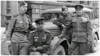 Почему в разгар войны в 1943 году Сталин переодел Красную Армию