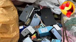 Great Lucky😍😎 Found Many Abandoned Phone in The Trash! Restoration Broken Vivo Smartphone