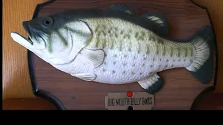 Big Mouth Billy Bass Sings Don't Worry Be Happy