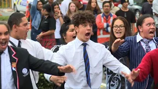 NZ students perform haka in tribute to victims of shooting