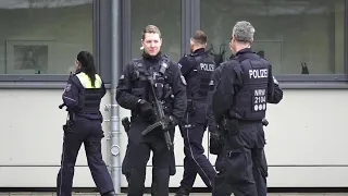 Gunman injured 4 classmates+himself with a knife at Wilhelm-Dörpfeld-Gymnasium Wuppertal on 02.22,24