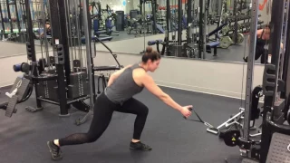 Training: Cable Reverse Lunge
