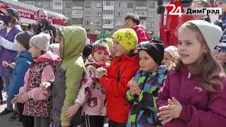 ДИМИТРОВГРАДСКИЕ ПОЖАРНЫЕ ПОКАЗАЛИ ГОРОЖАНАМ СВОЮ ТЕХНИКУ