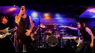 Richie Kotzen singing with Nuno and Tom Morello