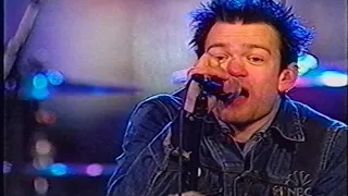 Sum 41 - Fat Lip (live On Last Call With Carson Daly - 12/19/2002)