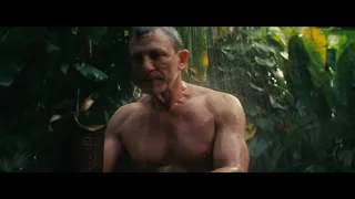 Daniel Craig in No time to die -shower