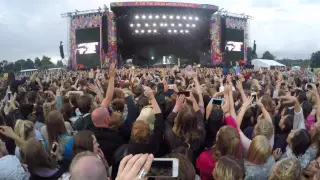 Sia live at V Festival - Alive