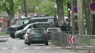 Терміново!Чоловік з гранатою у амбасаді Ірану:Париж Iranian consulate in Paris Consulat d'Iran Paris