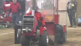 Mini Diesel Tractors Pulling At Keystone Nationals