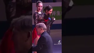 Alina Zagitova vs Evgenia Medvedeva