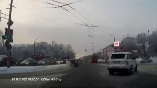 Авария в Нижнем Новгороде. ДТП Дворец Спорта. Лэндровер и буханка.