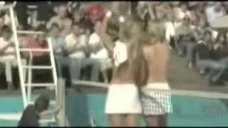 Девушки Разделись на Теннисном Корте! Приколы с Девушками!!