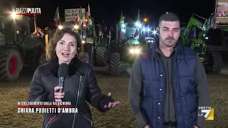 Agricoltori in protesta: «Se il ministro non ci incontra entriamo in autostrada».