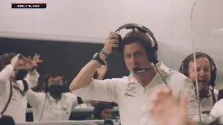 Angry toto wolf smashing his bose headphone, Toto wolf's reactions.