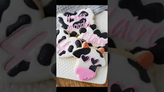 Cowprint 4 Heart cookie for a “4-Ever Moody” birthday order. #cookiedecorating #royalicing #cookies