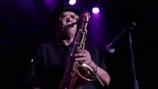 92 Year sax player Don Hill with The Jive Aces - When You're Smiling