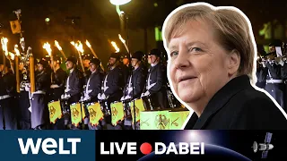 MIT GOTT, ROTEN ROSEN UND FARBFILM:  Merkels Großer Zapfenstreich wird speziell | WELT Live dabei