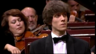 Chopin Piano Concerto N°1 full by Rafal Blechacz (One of the best renditions)