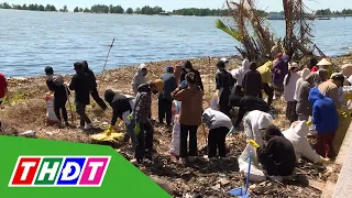 Kiên Giang: Nhóm tình nguyện thu gom rác ở bờ biển TP. Rạch Giá | THDT