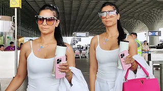 Tanishaa Mukerji Flaunts Her Beauty In a White Crop Top at Airport💖📸✈️